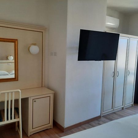 קרביה Hotel Schiller מראה חיצוני תמונה