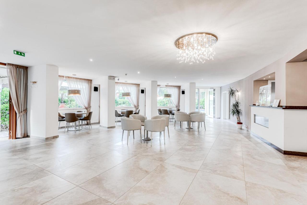 קרביה Hotel Schiller מראה חיצוני תמונה
