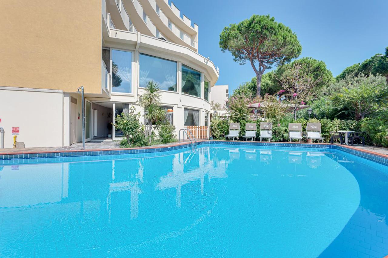קרביה Hotel Schiller מראה חיצוני תמונה
