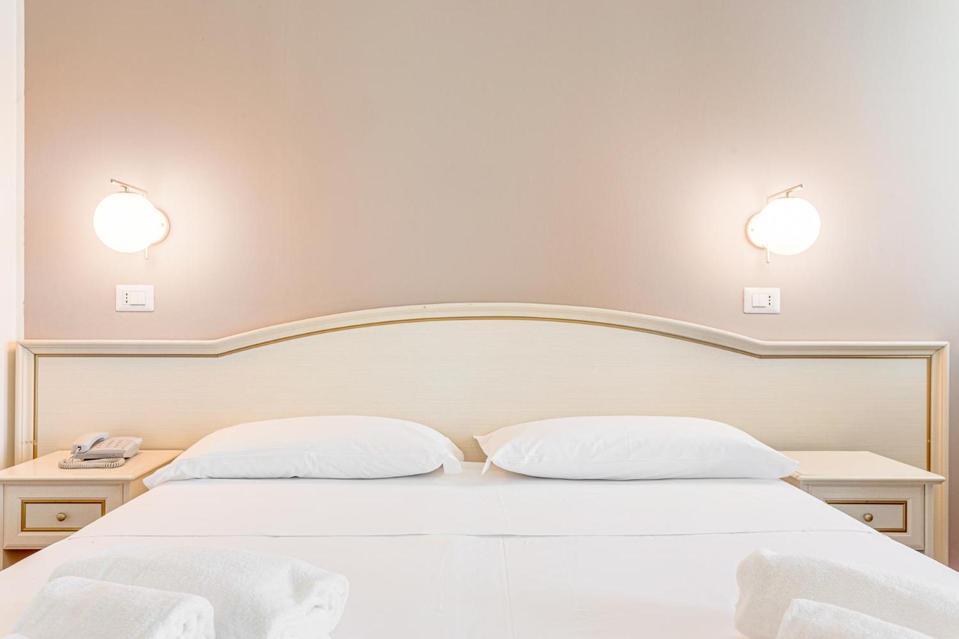קרביה Hotel Schiller מראה חיצוני תמונה