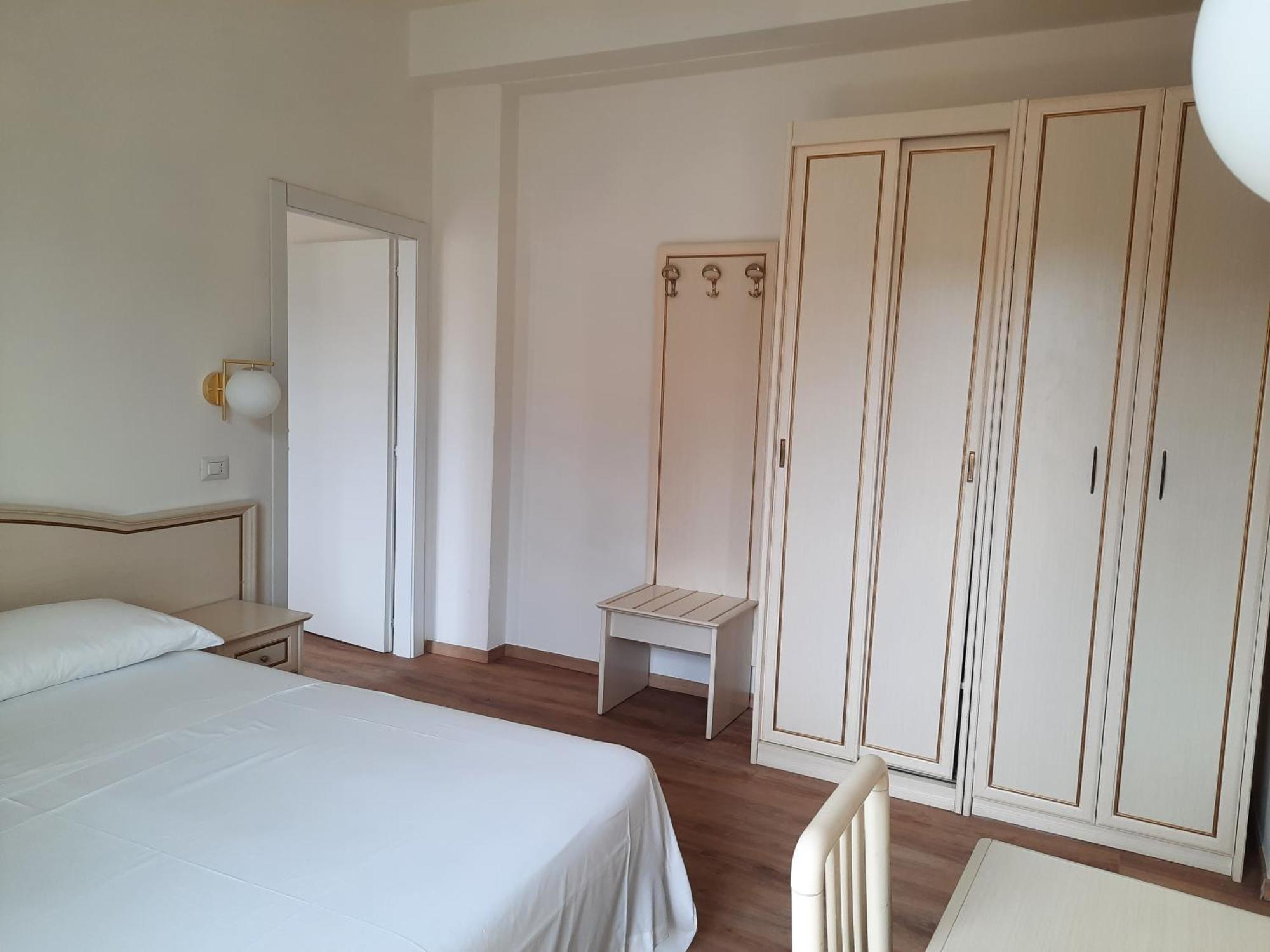 קרביה Hotel Schiller מראה חיצוני תמונה