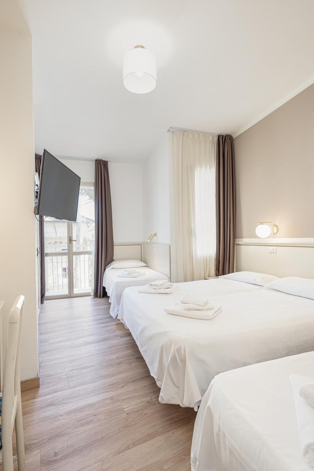 קרביה Hotel Schiller מראה חיצוני תמונה