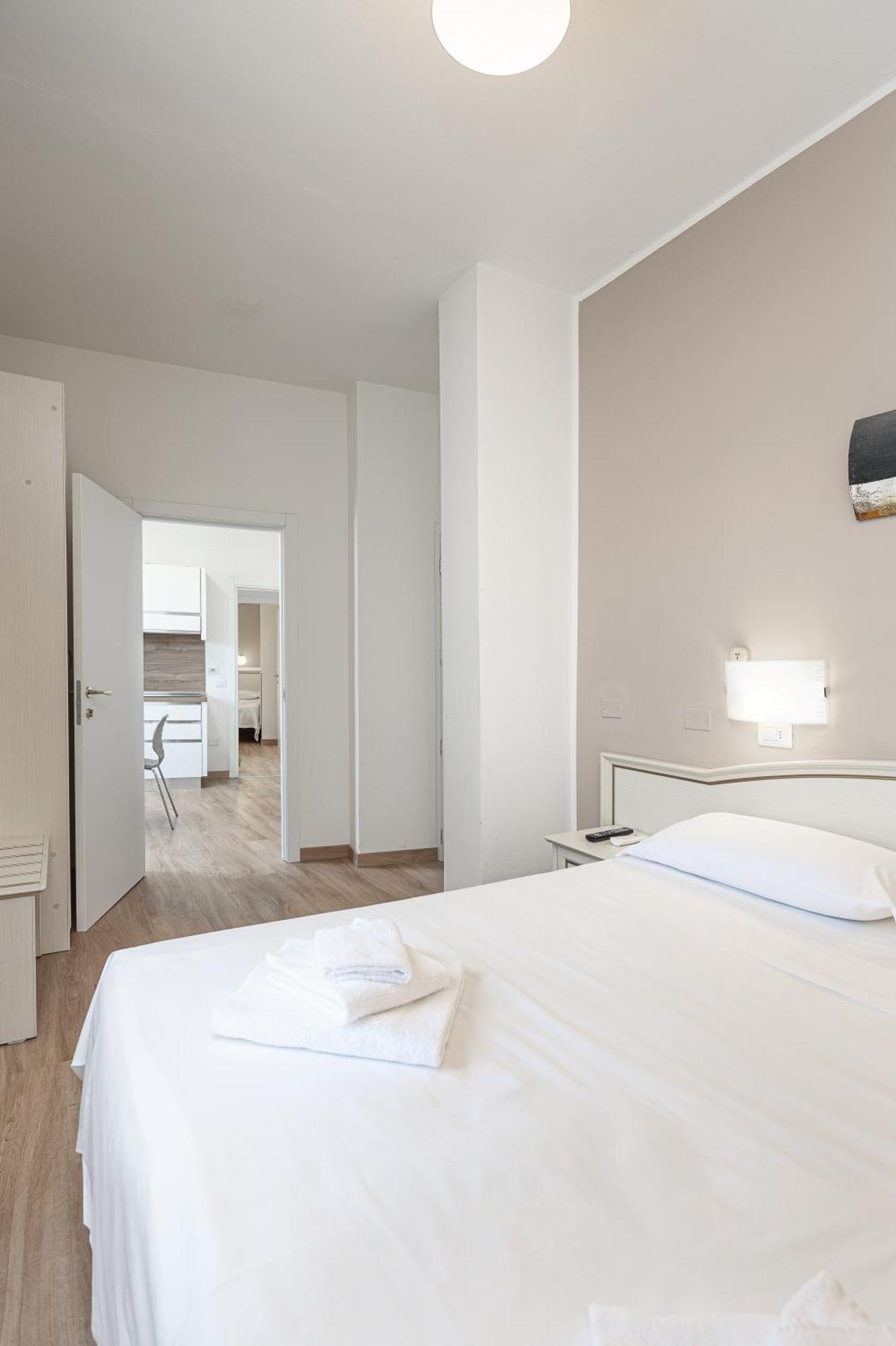 קרביה Hotel Schiller מראה חיצוני תמונה