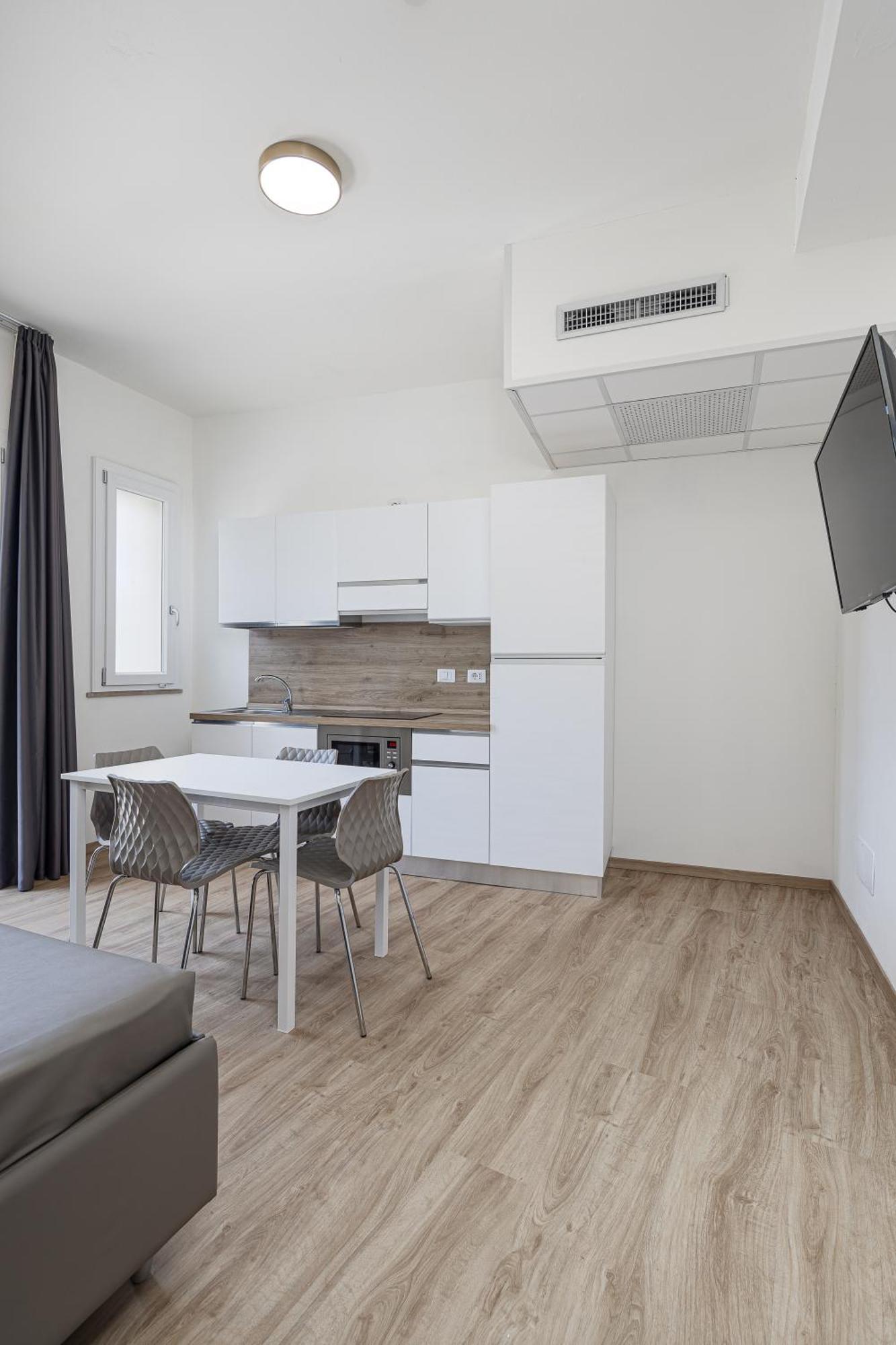 קרביה Hotel Schiller מראה חיצוני תמונה