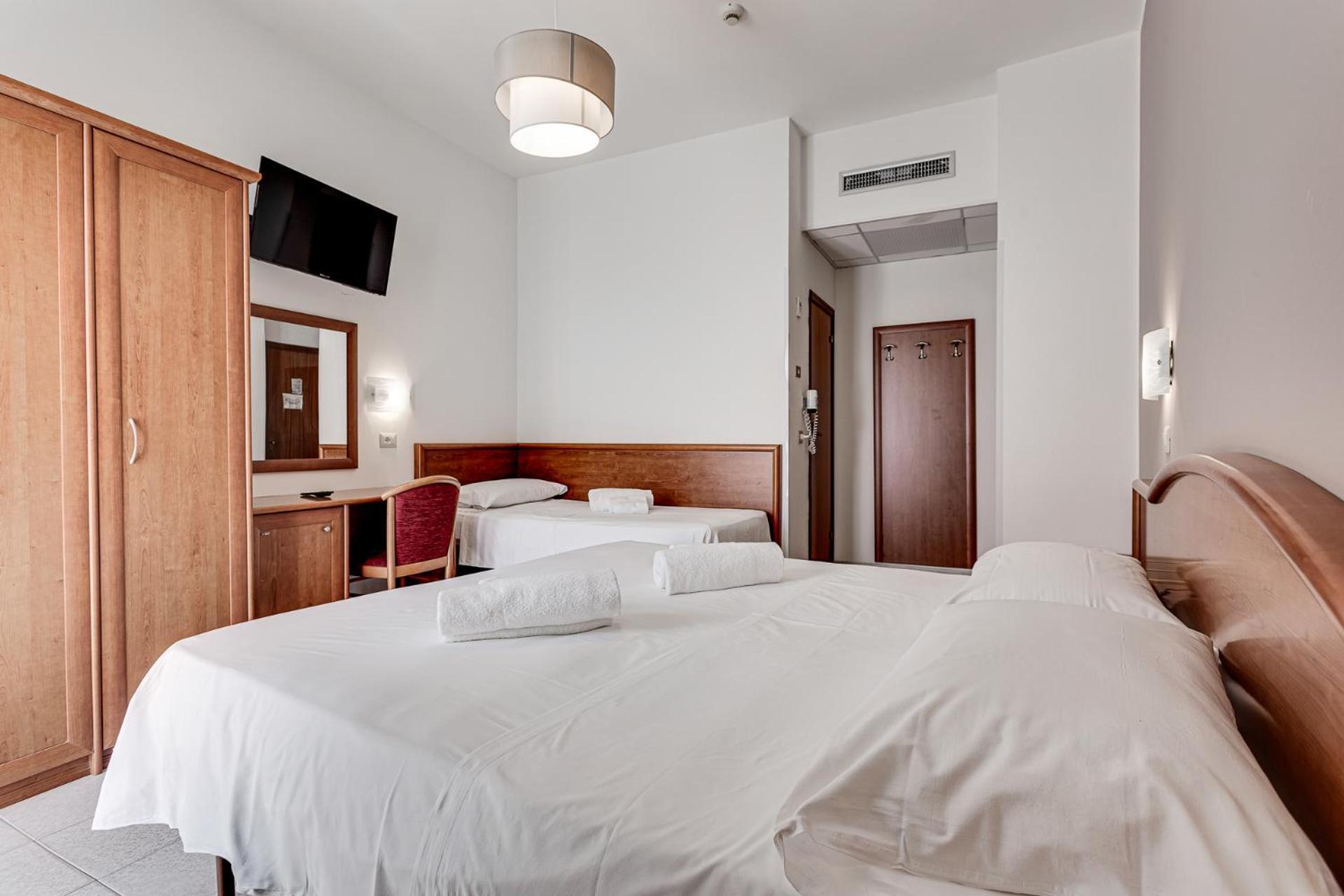 קרביה Hotel Schiller מראה חיצוני תמונה